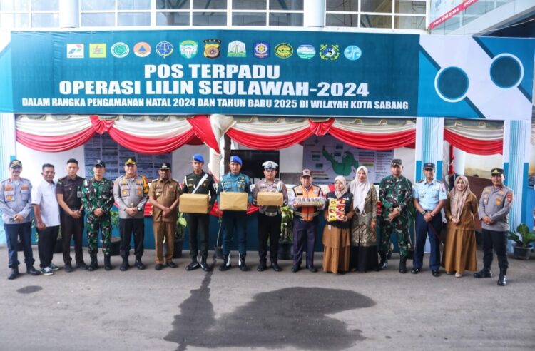 Pj Wali Kota Sabang Andri Nourman bersama Forkopimda meninjau langsung kesiapan personil di Posko Pelayanan Masyarakat yang berlokasi di Pelabuhan Balohan.