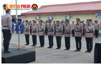 Kapolres Bone AKBP Erwin Syah, S.I.K.M.H pimpin pelantikan Kabag SDM Polres Bone dan serah terima jabatan Kasat Intelkam, Kapolsek Palakka, Kapolsek Ponre dan Kapolsek Ajangale di Halaman Mapolres Bone. Kamis (02/01/2025).