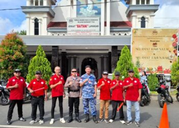 Personel Polresta Manado dikerahkan untuk melakukan pengamanan ibadah Tahun Baru hari kedua yang berlangsung di berbagai gereja di wilayah Manado, Sulawesi Utara.