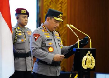 Polri menggelar Upacara Laporan Kenaikan Pangkat untuk periode 1 Januari 2025, yang berlangsung di Rupattama Mabes Polri, Jakarta. Dalam kegiatan ini, sebanyak 10.548 personel perwira menerima kenaikan pangkat sebagai bentuk penghargaan atas dedikasi dan pengabdian mereka terhadap institusi dan masyarakat.