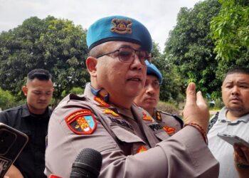 BERI PENJELASAN: Kabid Propam Polda Sumut, Kombes Pol Bambang Tertianto memberi keterangan pada Senin pagi (6/1/2024). (Foto: Dok/ Polda Sumut)