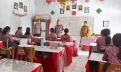 Sat Binmas Polresta Manado melaksanakan sosialisasi terkait Penerimaan Peserta Didik Baru (PPDB) di SMA Kemala Bhayangkara, Selasa (7/1/2025) bertempat di SMP Negeri 1 Manado. Kegiatan ini bertujuan memberikan informasi lengkap kepada siswa kelas IX yang akan melanjutkan pendidikan ke jenjang SMA.