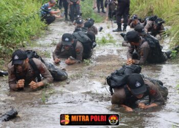 Suasana semangat dan kekompakan mewarnai kegiatan Pembinaan Tradisi (Bintra) bagi Bintara Polri Angkatan 51 dan 52 yang dilaksanakan oleh Polres Ogan Ilir di kawasan Tanjung Senai. Kegiatan ini diikuti oleh 24 peserta, terdiri dari 10 anggota Angkatan 51 dan 14 anggota Angkatan 52.