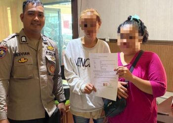 Polsek Wenang kembali menunjukkan komitmennya dalam menjaga keamanan dan ketertiban masyarakat melalui pendekatan humanis. Pada Jumat (11/1/2024), Polsek Wenang berhasil menyelesaikan kasus percobaan pencurian dengan metode problem solving, yang berujung pada kesepakatan damai antara kedua belah pihak.