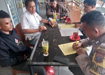 Personel Polsek Palipi yang dipimpin oleh PS Kanit Reskrim BRIPKA M.Safei berhasil mengamankan seorang pria dewasa berinisial BS (26 tahun) yang diduga sebagai pelaku tindak pidana penggelapan sepeda motor. Penangkapan dilakukan di Desa Saor Nauli Hatoguan Kecamatan Palipi Kabupaten Samosir.