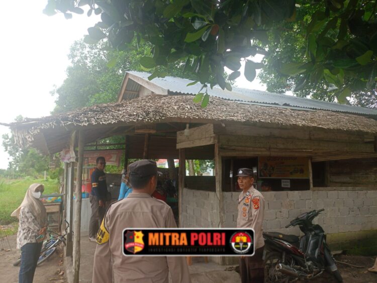 Polsek Rantau Alai melaksanakan patroli antisipasi 3C (Curat, Curas, dan Curanmor) sekaligus memberikan himbauan Kamtibmas kepada masyarakat dan pengguna jalan di wilayah hukum Polsek Rantau Alai, Kabupaten Ogan Ilir, pada Jumat, 10 Januari 2025.