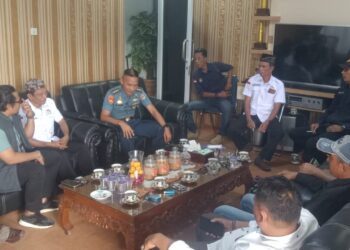 Kakimal lampung utara, Letkol Marinir Herman Sobli menerima langsung audiensi sekaligus koordinasi dan silaturahmi ketua DPC pengurus Persatuan Wartawan Duta Pena Indonesia (PWDPI), Senin (13/01/2025).