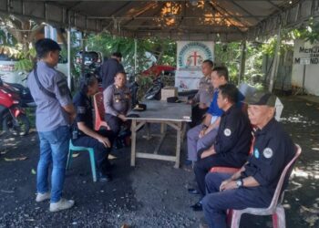 Polsek Wenang kembali menggelar kegiatan Minggu Kasih, sebuah forum diskusi antara kepolisian dan masyarakat untuk mendengarkan keluhan serta mencari solusi atas berbagai persoalan yang ada di wilayah hukum Polresta Manado. Kegiatan ini dihadiri oleh tokoh agama, tokoh masyarakat, serta sejumlah warga yang memberikan masukan terkait masalah yang mereka hadapi, Minggu (12/1/2025).