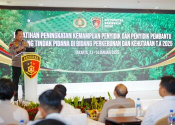Kapolri Jenderal Pol. Listyo Sigit Prabowo menghadiri kegiatan pelatihan peningkatan kemampuan penyidik dan penyidik pembantu tindak pidana di bidang perkebunan dan kehutanan.