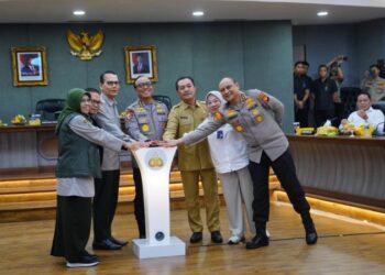 Rapat koordinasi digelar di Pusdalsis, Mabes Polri, Jakarta Selatan, Senin 13 Desember 2025 yang dipimpin Ketua Gugus Tugas Pangan Polri Komjen Dedi Prasetyo dan dihadiri Menteri Pertanian secara virtual. Rapat koordinasi ini juga diikuti oleh seluruh Kapolda, Kapolres dan juga pemerintah tingkat kabupaten/kota di seluruh Indonesia.