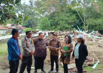 Polres Samosir melaksanakan pengamanan eksekusi lahan dan bangunan di Desa Lumban Suhi-Suhi Toruan Kecamatan Pangururan, Kabupaten Samosir. Kegiatan ini berlangsung dengan aman dan lancar di bawah pimpinan PS. Kabag Ops Polres Samosir, AKP Tito Juardi.