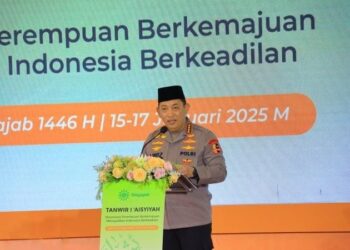 Kapolri saat sambutan dalam acara Tanwir I Aisyiyah yang digelar Hotel Tavia Heritage, Jakarta Pusat, Rabu (15/1/2025). Kapolri awalnya menceritakan perjuangan Polri dalam membentuk Direktorat PPA-PPO.