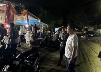 Polsek Pineleng Polresta Manado melaksanakan Kegiatan Rutin yang Ditingkatkan (KRYD), Sabtu (19/1/2025).