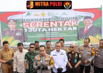 Polres Ogan Ilir menggelar kegiatan penanaman jagung serentak satu juta hektar sebagai bagian dari Program Ketahanan Pangan 2025. Acara ini berlangsung di lahan kelompok Tani milik masyarakat yang dikelola oleh Aipda Iwan Haryanto yang terletak di belakang Komplek Serai, Kelurahan Indralaya Indah, Kecamatan Indralaya, Kabupaten Ogan Ilir, Selasa (21/01/2025)