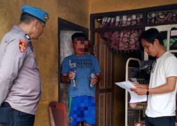 Polresta Manado menggelar operasi minuman keras (miras) tanpa izin pada minggu ketiga Januari 2025. Operasi ini merupakan tindak lanjut dari arahan Bapak Kapolda Sulawesi Utara yang menekankan pentingnya pemberantasan miras ilegal di wilayah hukum Polresta Manado, Senin (20/1/2025).