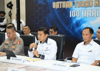 Direktur Tindak Pidana Siber (Dirtipidsiber) Bareskrim Polri, Brigjen Himawan Bayu Aji, mengungkapkan hasil kerja keras dalam pemberantasan judi online. Polri berhasil membongkar tiga kasus besar yang melibatkan situs judi daring dengan total aset yang disita mencapai Rp61 miliar. Ketiga situs tersebut adalah H5GF777, RGO Casino, dan Agen 138, yang beroperasi secara nasional dan internasional.