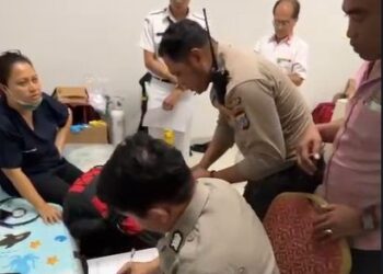 Seorang warga negara asing (WNA) asal Rusia berinisila RA (40) meninggal dunia pada Selasa, 21 Januari 2025, sekitar pukul 10.20 WITA di Rumah Sakit ODSK, Manado. Korban diketahui sebelumnya menginap di Hotel Permata Ria, Kamar 268, sejak Senin malam, 20 Januari 2025.