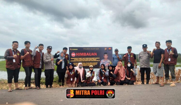 Polsek Tanjung Batu mengambil langkah preventif dengan memasang spanduk himbauan di beberapa titik rawan di wilayah hukumnya. Kegiatan ini dipimpin langsung oleh Kapolsek Tanjung Batu, Iptu Dr. Syaparudin Akso, SH., M.Si., CPHR, didampingi Kanit Bhabinkamtibmas serta anggota pada Rabu (29/01), mulai pukul 15.00 WIB hingga 17.45 WIB.