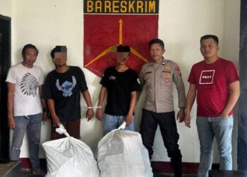Tim Opsnal Polsek Mapanget yang dipimpin oleh Kanit Reskrim Ipda Danias berhasil mengamankan pelaku pengelapan dalam jabatan yang terjadi di gudang milik salah satu incomer Ekspedisi di Kelurahan Paniki Bawah, Kecamatan Mapanget, Kota Manado, Selasa (28/1/2025).