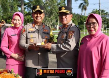 Upacara pelepasan Kompol Yanuardi, yang memasuki masa purna bakti setelah mengabdi selama 38 tahun di institusi Polri