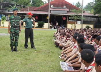 Kodim 0702/ Purbalingga melalui jajarannya melaksanakan sosialisasi serentak penerimaan calon prajurit Tamtama PK (Prajurit Karier) Gel 1 TNI AD tahun 2025 di beberapa sekolah, tempat-tempat strategis dan kegiatan masyarakat, salah satunya dilaksanakan di SMKN 1 Kaligondang dan sekaligus berkoordinasi dengan pihak sekolah untuk diteruskan kepada alumni, Jumat (31/1/2025).