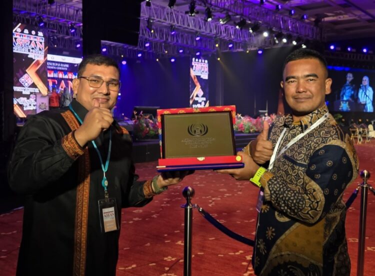 Penghargaan tersebut diterima Ketua Kelompok Sadar Wisata (Pokdarwis) Gampong Iboih Tarmizi, di Persada Johor International Convention Center, Johor Bahru, Malaysia, Senin (20/1) malam.