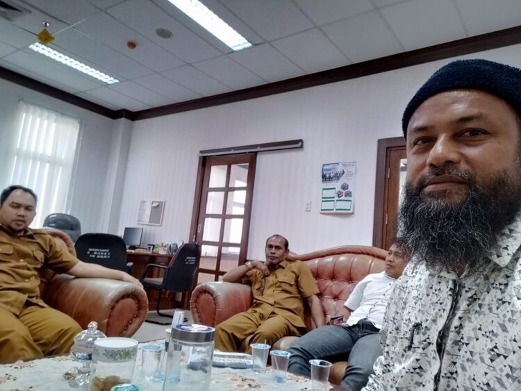 FORKARA (Forum Keurani Aceh Utara) melakukan silaturahmi dengan Asisten 1 bidang Pemerintahan dan Pemkim Kabupaten Aceh Utara, membahas beberapa hal terutama menyangkut kesejahteraan perangkat desa serta optimalisasi kinerja Keurani Gampong kedepan.