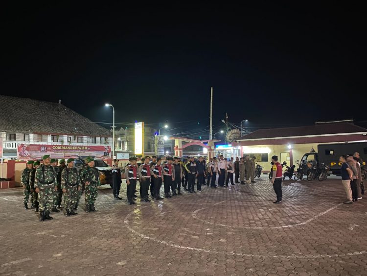 Kegiatan tersebut meliputi Patroli Skala Besar (Gabungan) menghadapi sidang pembuktian atau penolakan tidak memenuhi syarat (dismissal) perkara nomor 214/PHPU.BUP-XXIII/2025 pada 05 Februari 2025, serta pengamanan rapat pleno terbuka penetapan pasangan calon Bupati dan Wakil Bupati Samosir pada 06 Februari 2025.