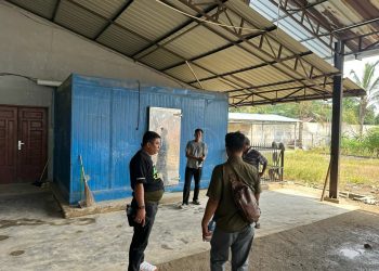 TIDAK TEMUKAN BUKTI: Personil Polda Sumut tidak menemukan bukti dugaan pengoplos LPG di Dusun 7, Desa Marindal 2, Kecamatan Patumbak, Deliserdang, Kamis (6/2/2025). (Foto Dok/Polda Sumut)