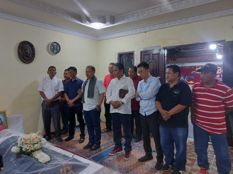Kombes Pol (Purn) Dr Maruli Siahaan, Ketua Umum PPSD Siahaan Kota Medan dan Penasehat Pangahut Tua Kota Medan, beserta pengurus dan anggota PPSD Siahaan Kota Medan Doho Boru, menyampaikan turut berdukacita atas meninggalnya dua anggota keluarga besar mereka. Kunjungan belasungkawa dilakukan ke beberapa rumah duka di Kota Medan.