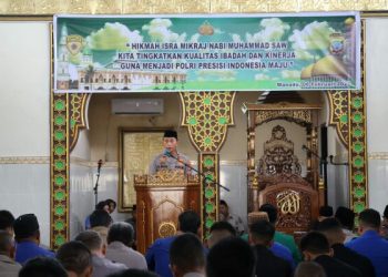acara peringatan Isra Mikraj Nabi Muhammad SAW 1446 H, di Masjid Nurul Jihad Polda Sulut, Kamis (6/2/2025), yang dihadiri oleh para pejabat utama, personel Polri dan Bhayangkari.