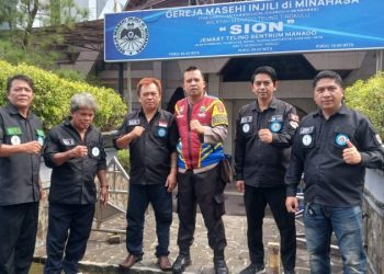 Bhabinkamtibmas Polsek Wanea melaksanakan Program Inovasi “Ibadah Keliling” atau yang dikenal dengan Minggu Kasih di Gereja GMIM Betlehem, Kelurahan Teling Atas, Lingkungan 5, pada Minggu (tanggal).
