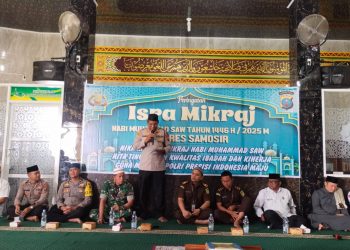 Polres Samosir menggelar kegiatan keagamaan bersama jamaah Masjid Al Hasanah Pangururan. Acara ini dihadiri oleh Kapolsek Pangururan AKP BT Dalimunthe yang mewakili Kapolres Samosir, serta perwira dan personel Polres Samosir dan Polsek Pangururan yang beragama Islam