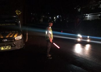 Polsek Rural Pineleng Polresta Manado telah melaksanakan kegiatan Program Unggulan Polresta Manado yang dikenal dengan nama “SILAU MATA” (siaga lampu biru di Keramaian Kota).
