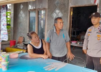 Polsek Pineleng melaksanakan kegiatan sambang kamtibmas (keamanan dan ketertiban masyarakat) di sejumlah wilayah desa pada hari Selasa (11/2/2025).