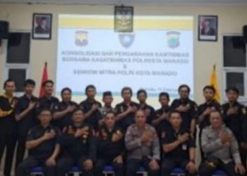 Kasat Binmas Polresta Manado, AKP Tommy Rimbing, memimpin kegiatan konsolidasi dan pengarahan bersama jajaran pada hari Selasa, 11 Februari 2025. Kegiatan ini diselenggarakan di [tempat pelaksanaan, misalnya: Gedung Serbaguna Polresta Manado] dan dihadiri oleh sejumlah pejabat tinggi serta pengurus inti Senkom Propinsi Sulut.