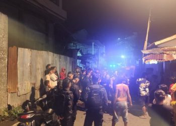 Jajaran Polresta Manado melalui Polsek Singkil dan Patroli Rayon bergerak cepat menindaklanjuti laporan kekacauan yang terjadi di Kelurahan Wawonasa, Lingkungan 1, Kecamatan Singkil, tepatnya di kompleks SD Muhammadiyah.