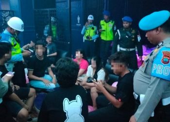Kepolisian Resor Kota (Polresta) Manado bersama anggota Denpom XII/Merdeka, Pom Lantamal VIII, dan Pom Lanud Sam Ratulangi Manado menggelar razia gabungan dalam rangka Operasi Penegakan Ketertiban dan Disiplin (Ops Gaktiblin) pada Sabtu (15/2/2025) malam. Razia ini menyasar sejumlah tempat hiburan malam di wilayah Kota Manado.