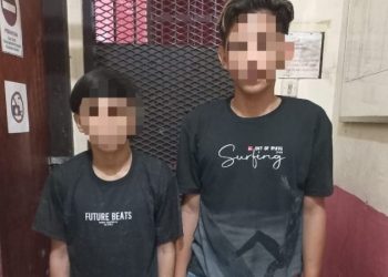 Team Resmob Polsek Tikala berhasil mengamankan dua pelaku jambret berinisial EM dan NS pada Jumat, 15 Februari 2025. Penangkapan ini merupakan hasil pengembangan dari serangkaian aksi kejahatan yang terjadi di beberapa lokasi di Kota Manado dan sekitarnya. Sementara itu, pelaku lainnya masih dalam proses penyelidikan lebih lanjut.
