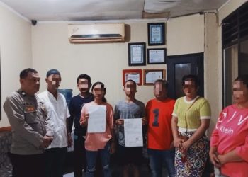 Polsek Tuminting kembali menunjukkan perannya dengan sukses memediasi dan menyelesaikan permasalahan warga. Kejadian ini terjadi setelah adanya laporan dari warga mengenai perselisihan antar dua pihak yang sempat memanas, Selasa (18/2/2025).