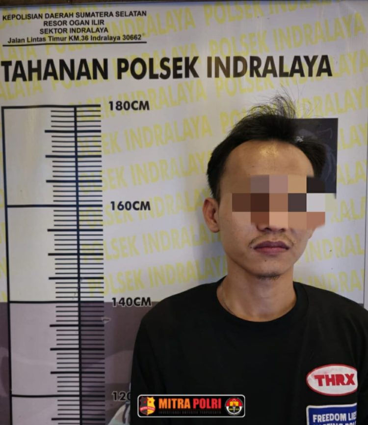 Polsek Indralaya berhasil mengungkap kasus tindak pidana pencurian dengan pemberatan sebagaimana dimaksud dalam Pasal 363 KUHP. Seorang pelaku berinisial M.A. (25), warga Dusun I, Desa Tanjung Sejaro, Kecamatan Indralaya, Kabupaten Ogan Ilir, diamankan tanpa perlawanan pada Rabu (19/2/25) di Pasar Indralaya.