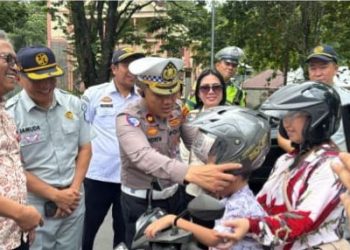 Satuan Lalu Lintas (Sat Lantas) Polresta Manado menggelar Operasi Keselamatan Samrat 2025 serta Operasi Sadar Pajak Kendaraan Bermotor di Jalan Yos Sudarso, tepatnya di depan Taman Makam Pahlawan (TMP) Kairagi, pada Kamis (20/2/2025) pukul 10.00 hingga 12.30 WITA.