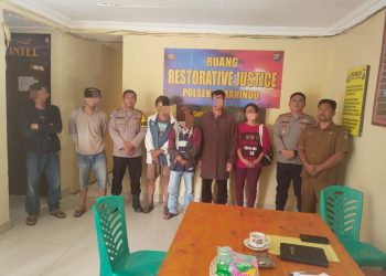 Polsek Simanindo dalam mencegah dugaan tindak pidana pengancaman yang terjadi di Desa Parbalohan, Kecamatan Simanindo, Kabupaten Samosir. Dalam waktu dua hari satu malam, kepolisian berhasil mengamankan situasi dan mendamaikan pihak-pihak yang bersengketa.