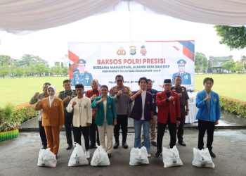 Kapolda Kalimantan Tengah Irjen Pol Drs. Djoko Poerwanto, memberikan bantuan sosial dalam rangka menyambut bulan suci ramadan 1446 H. Acara tersebut digelar di Lobi Mapolda setempat, Kamis (27/2/2025).