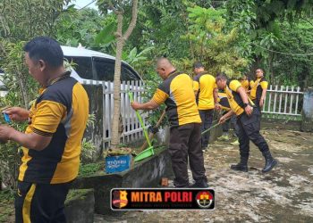Polsek Pemulutan menggelar kegiatan bakti sosial di Masjid Al Kausar, Desa Sembadak, Kecamatan Pemulutan, Kabupaten Ogan Ilir, pada Jumat (28/2) pagi. Kegiatan ini dipimpin langsung oleh Kapolsek Pemulutan, IPTU Nugrah Angga Oktari, S.H., serta diikuti oleh jajaran personel Polsek Pemulutan.