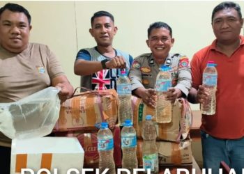 jajaran Polresta Manado melaksanakan operasi penertiban minuman keras (miras) tanpa izin selama bulan Februari 2025. Hasil operasi ini menunjukkan keberhasilan dengan disitanya total 1.191,8 liter miras jenis Cap Tikus serta sejumlah minuman keras lainnya di berbagai wilayah hukum Polresta Manado, Senin (3/3/2025).