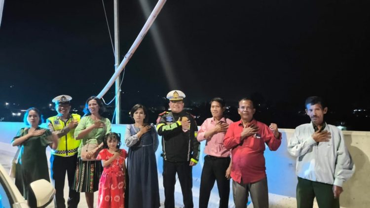Kasat Lantas Polres Samosir, AKP Natanail Surbakti, S.H., M.H., memimpin langsung patroli Blue Light serta pengamanan sholat Tarawih.