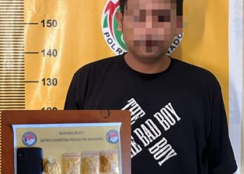 Tim Satuan Reserse Narkoba (Satres Narkoba) Polresta Manado berhasil mengungkap tindak pidana kesehatan berupa peredaran obat keras tanpa izin di wilayah Kota Manado. Seorang pria berinisial AU alias Rian Bol-bol (26), yang berprofesi sebagai sopir angkot, diamankan dalam operasi penangkapan pada Rabu (5/3/2025) dini hari.