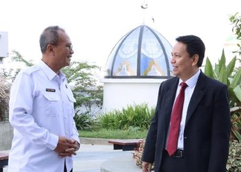 Regional CEO BSI Aceh Wachjono saat menerima Kunjungan Kakanwil Ditjen Imigrasi Aceh, Novianto Sulastono, bersama Kepala Kantor Imigrasi (Kakanim) Banda Aceh, Gindo Ginting di gedung landmark BSI