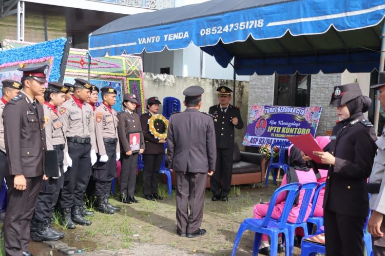 Upacara yang berlangsung di Jalan Kalibata VII ini dipimpin langsung oleh Kapolres Murung Raya AKBP Irwansyah, S.I.K., M.M., dan dihadiri oleh pejabat utama serta personel kepolisian, Senin (10/3/2025).